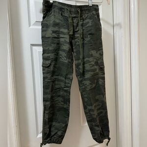 Sanctuary Camo Cargo Pants Size 27